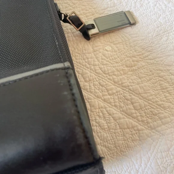 Tumi Black Laptop Bag with Sleek Professional Design - Picture 11 of 16